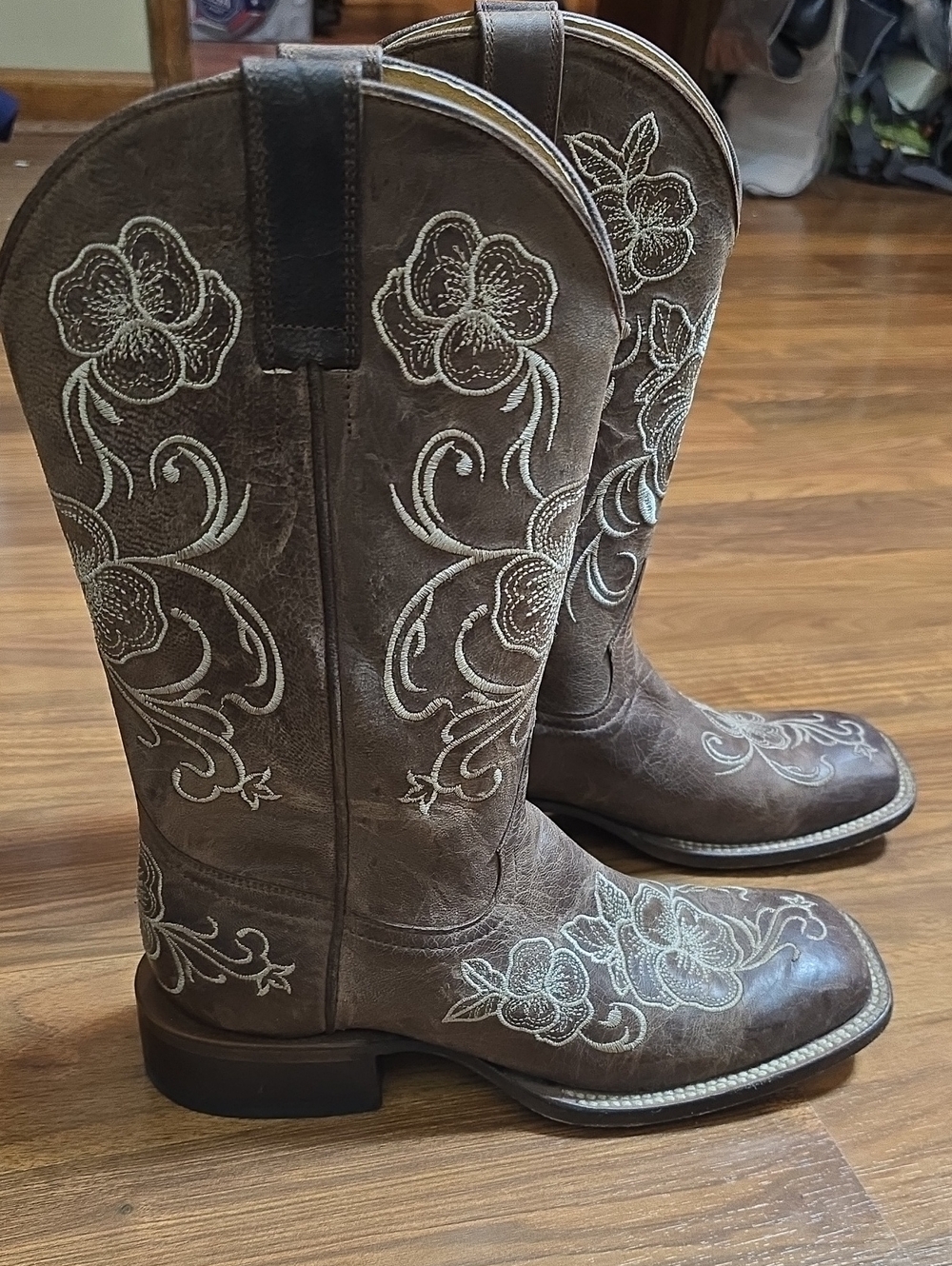 Shyanne Women's Lasy Western Boots - Broad Square Toe